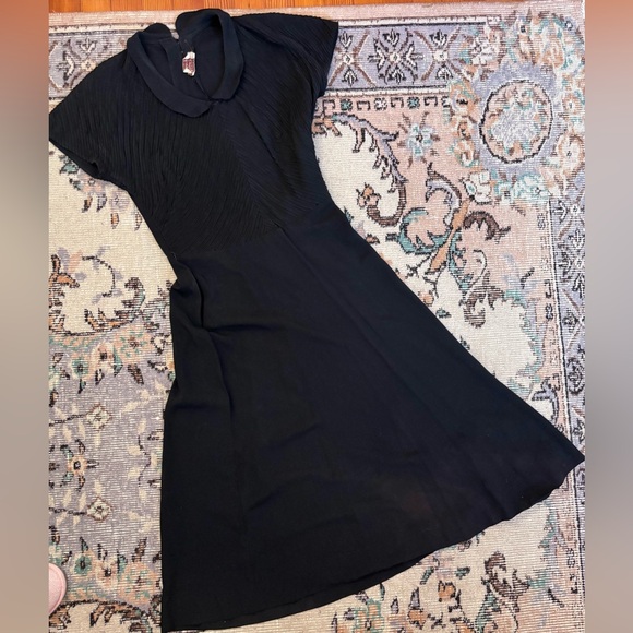 Vintage Dresses & Skirts - Vintage 1950s Peter Pan Collar Black Midi Dress